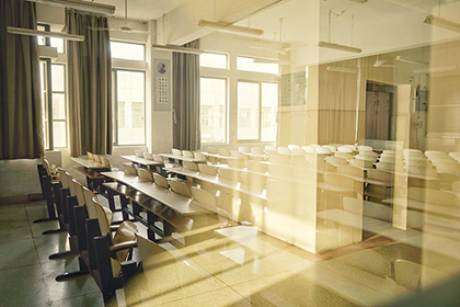 57.6.jpg 千库网_毕业季无人教室_摄影图编号57994.jpg